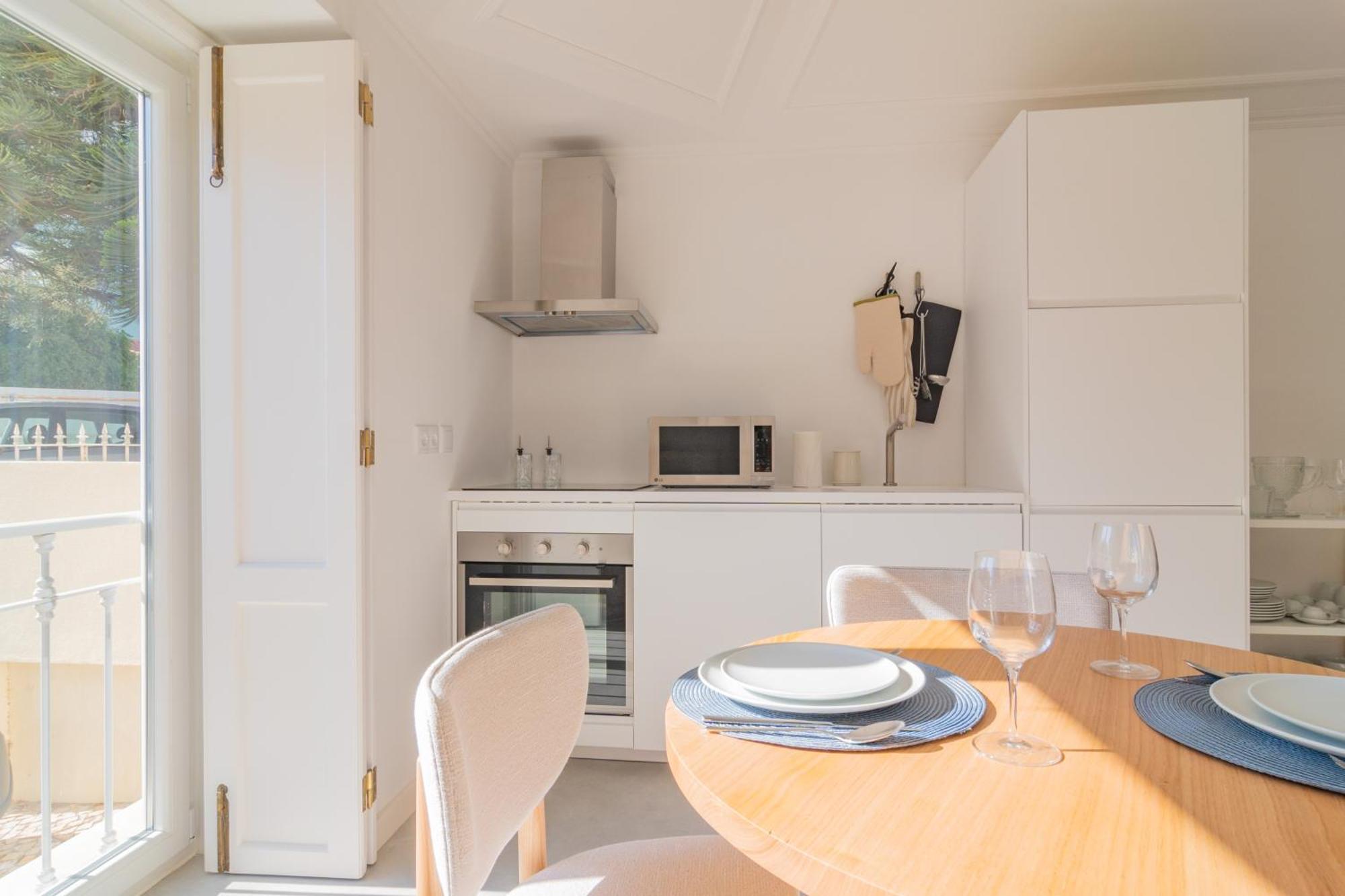 Chalet Maria Da Assuncao By Lovelystay Estoril Exterior photo